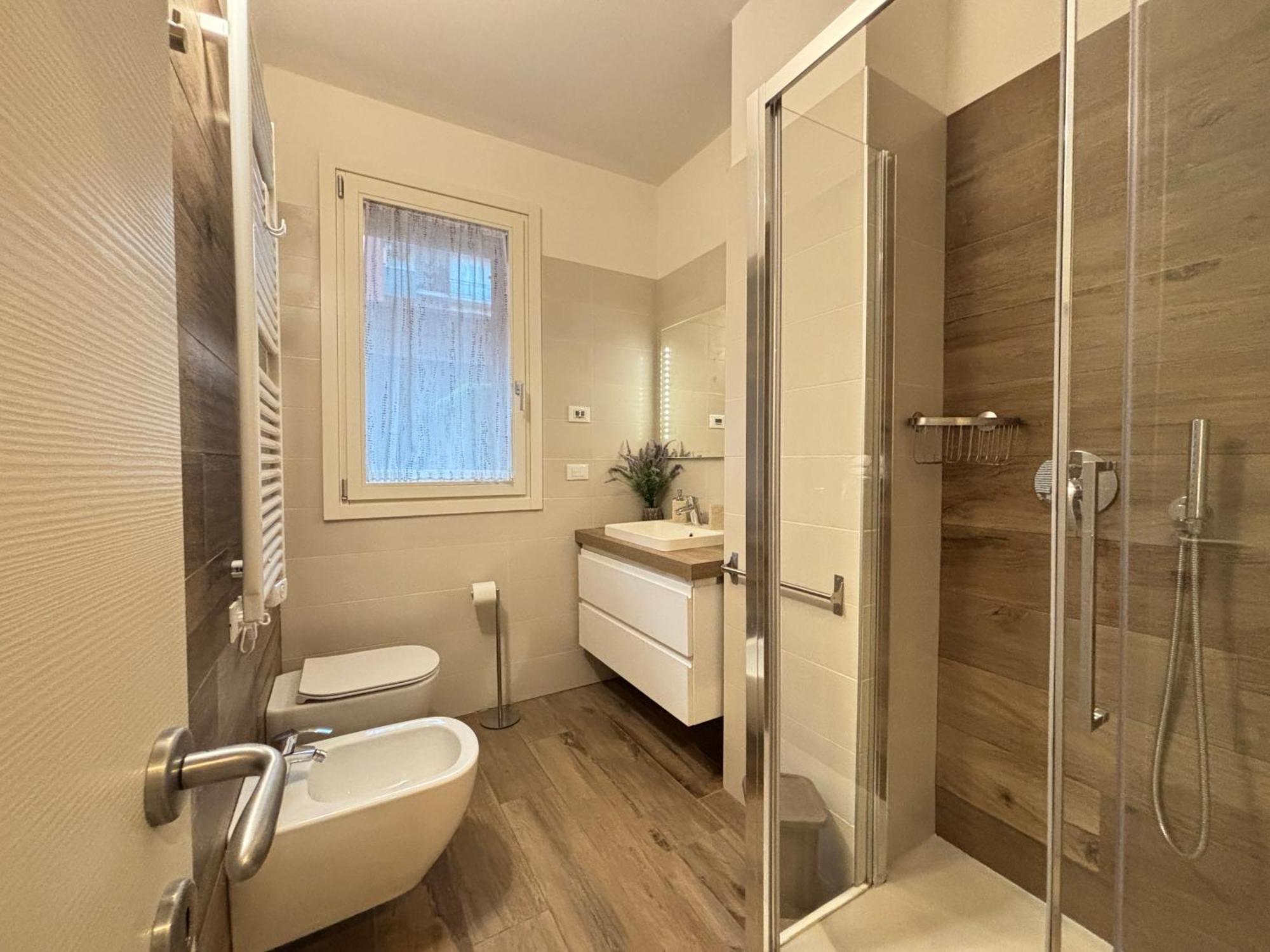 Smart House S.Orsola - Garage & Garden Apartment โบโลญญา ภายนอก รูปภาพ